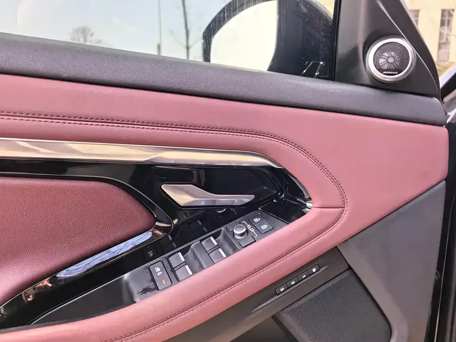 Land Rover Range Rover Aurora 2024 Range Rover Evoque L SE Yuguang Honor Edition 2024 — миниатюра 2