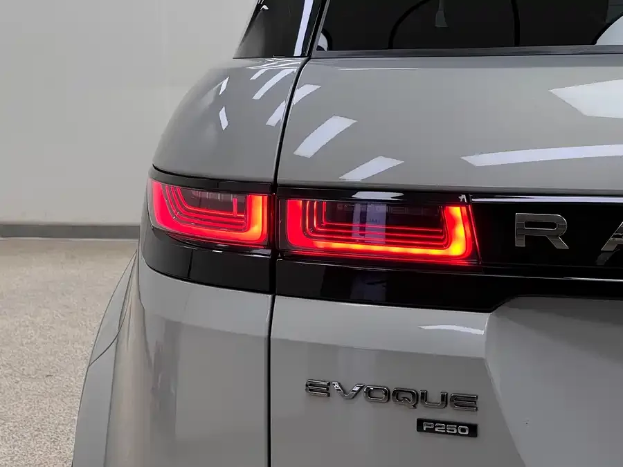 Land Rover Range Rover Aurora Range Rover Evoque 2021 Evoque L 249PS R-Dynamic First edition 2022 — миниатюра 3
