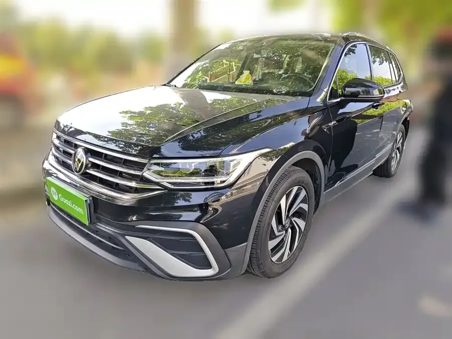 Volkswagen Tiguan L Tiguan L 2022 330TSI Automatic 2WD Smart Edition 2022 — фото 1, купить с доставкой в Москву