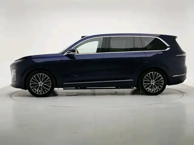 Deepal dark blue S09 2025