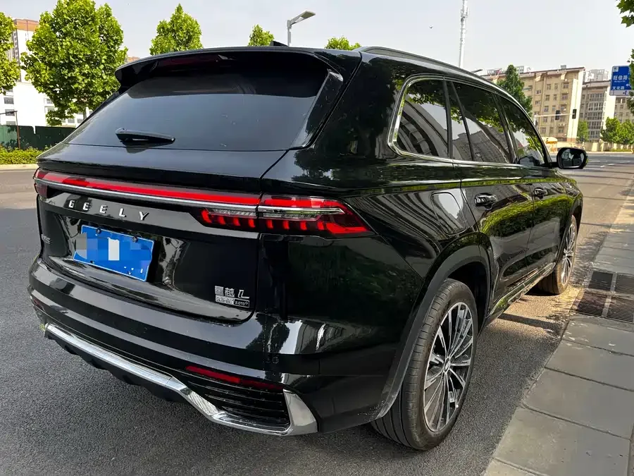 Geely Monjaro Geely Xingyue L 2026 Oriental Yao 2.0TD Automatic Star Edition 2026 — миниатюра 3