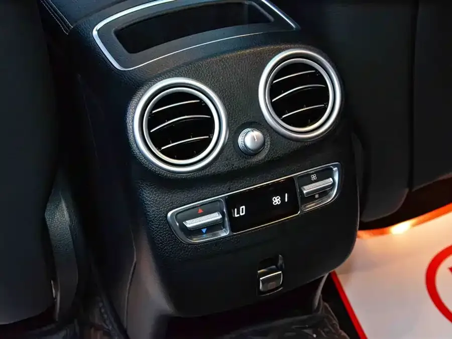 Mercedes-Benz GLC-Class Mercedes-Benz GLC 2022 GLC 260 L 4MATIC Luxury Edition 2022 — миниатюра 3