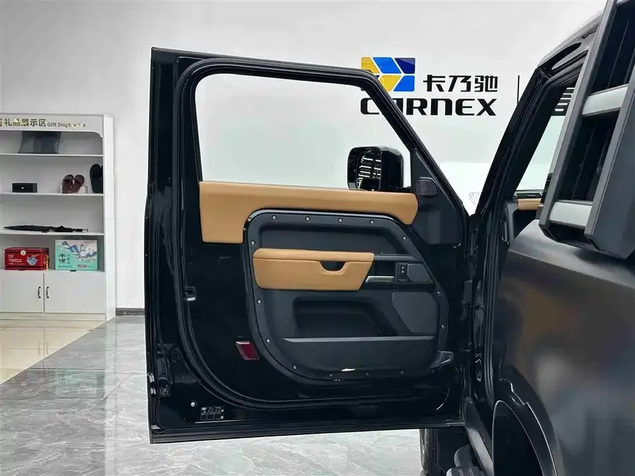 Land Rover guard Land Rover Defender 2024 90 5.0T V8 2025 — миниатюра 5