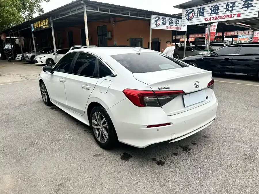 Honda CIVIC 2023 Civic 240TURBO CVT Sporty C-Stage Special Edition 2023 — миниатюра 3