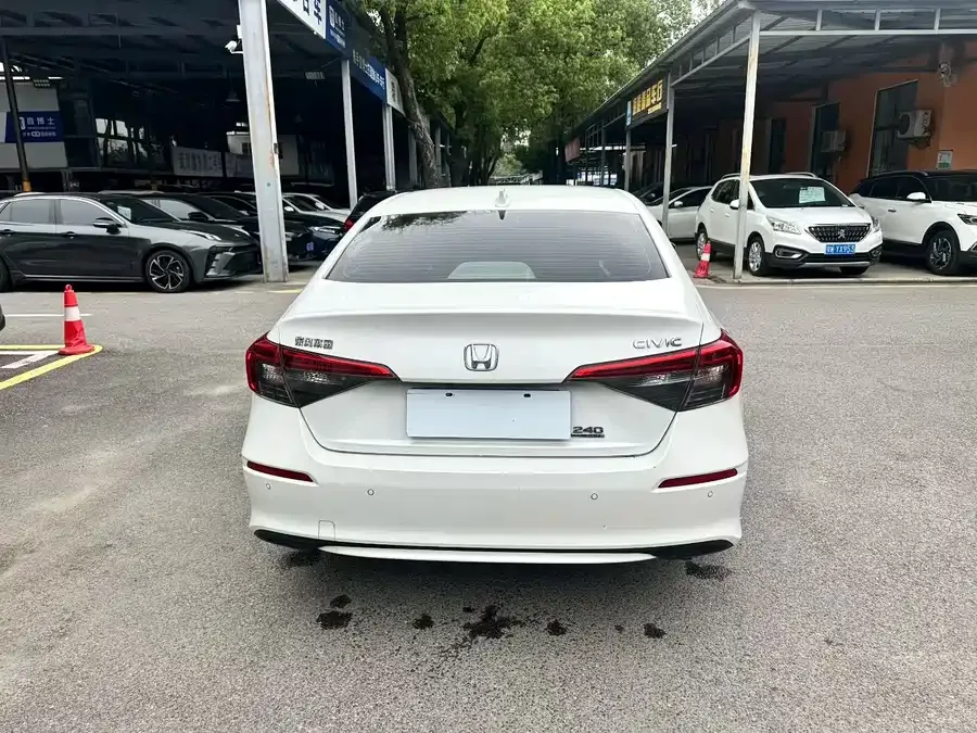 Honda CIVIC 2023 Civic 240TURBO CVT Sporty C-Stage Special Edition 2023 — миниатюра 5