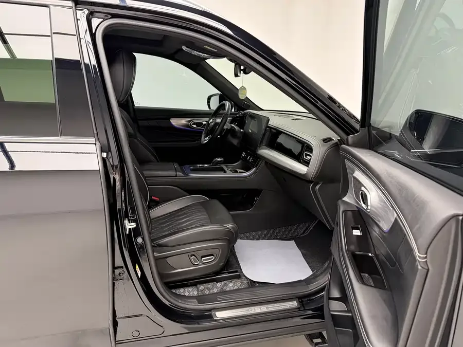 GAC Trumpchi GS8 Trumpchi GS8 2024 Navigator Series 2.0TGDI 2WD Luxury Intelligent Connected Edition 7-Seater 2024 — миниатюра 5