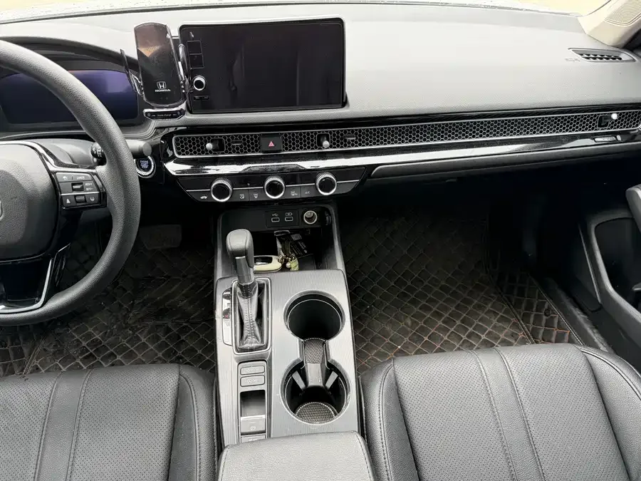 Honda CIVIC 2022 Civic 240TURBO CVT Dynamic Edition 2022 — миниатюра 3