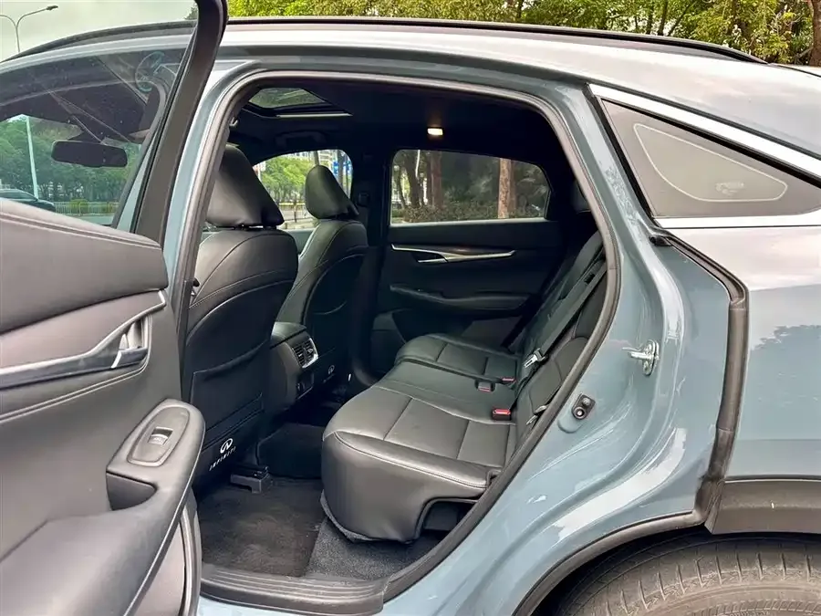 Infiniti QX55 2022 2.0T 4WD Dynamic Edition 2023 — миниатюра 2