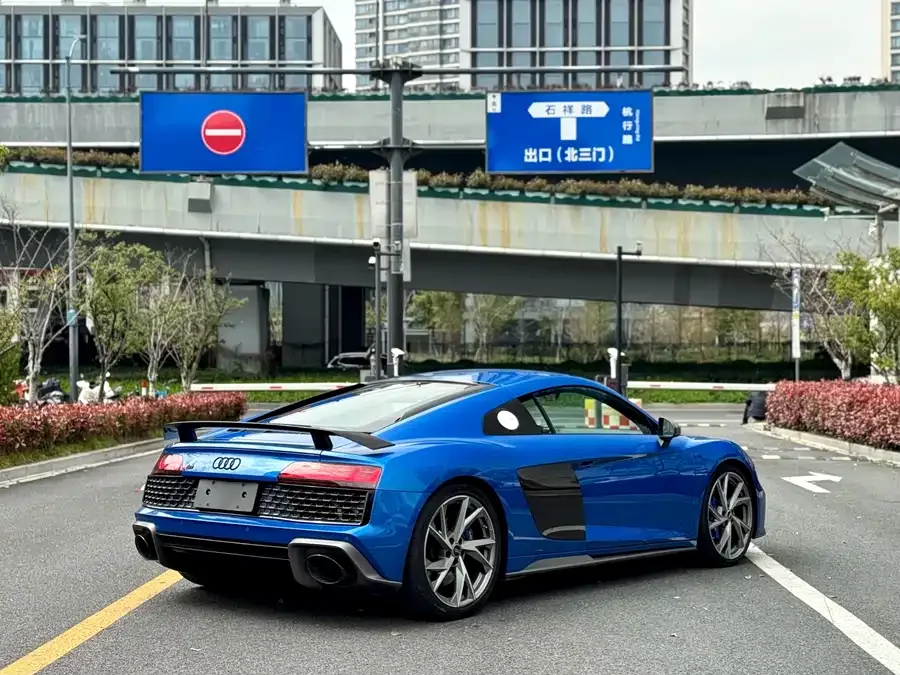 Audi R8 2022 V10 Coupe Performance 2022 — миниатюра 3