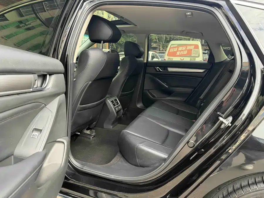 Honda Accord Accord 2022 260TURBO Deluxe Edition 2023 — миниатюра 3