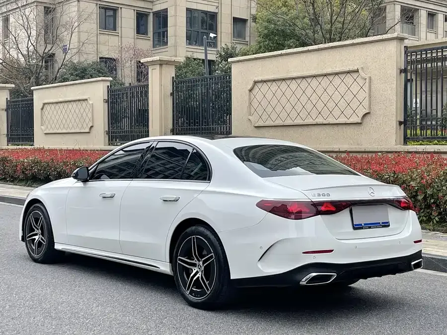 Mercedes-Benz E-Class Mercedes-Benz E-Class (Imported) 2024 E 300 Fashion Sports Edition 2024 — миниатюра 2