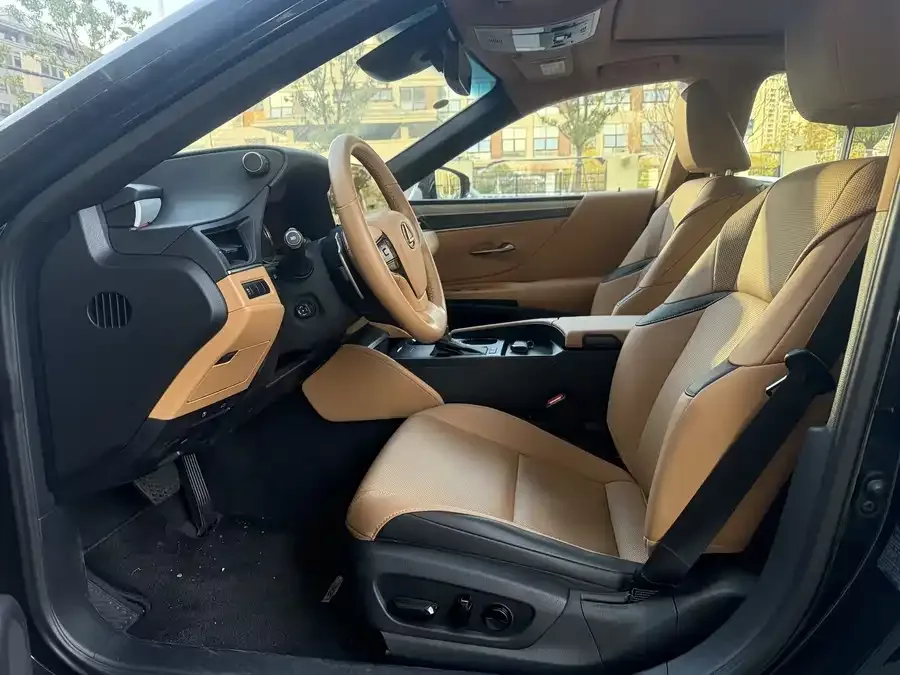 Lexus ES 2025 300h Premium Edition 2025 — миниатюра 2
