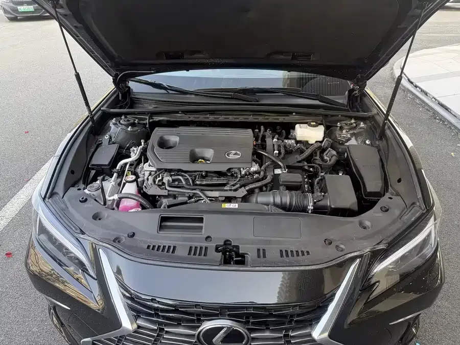 Lexus ES 2025 300h Premium Edition 2025 — миниатюра 5