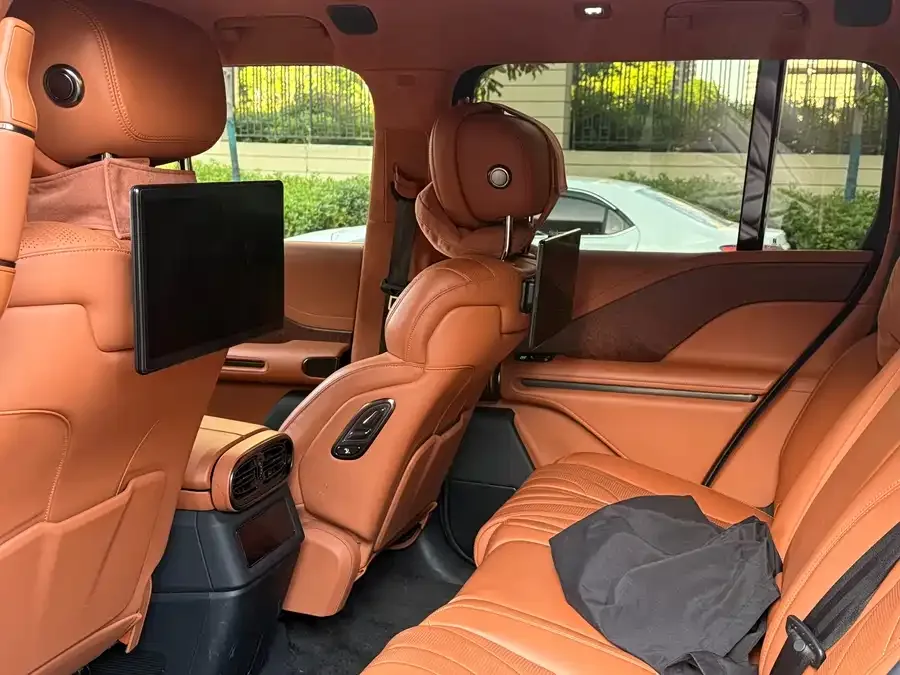 BYD U8 Looking up to U8 2023 Deluxe Edition 2024 — миниатюра 3