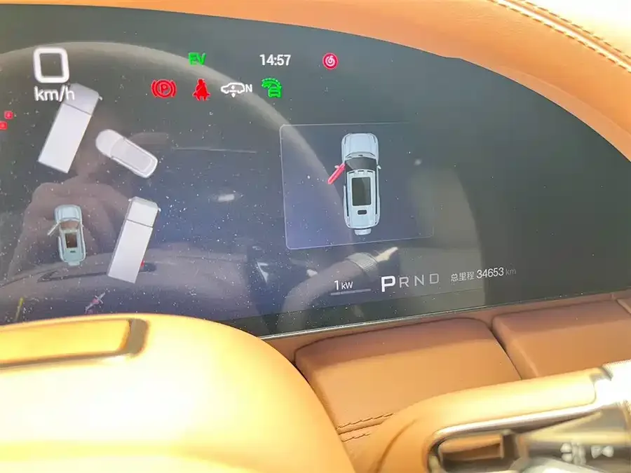 BYD U8 Looking up to U8 2023 Deluxe Edition 2024 — миниатюра 3