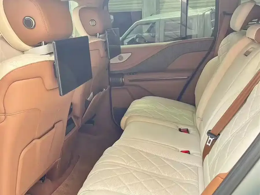 BYD U8 Looking up to U8 2023 Deluxe Edition 2024 — миниатюра 4