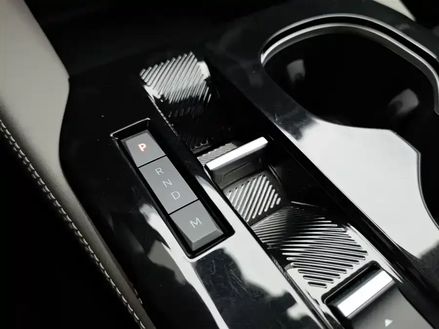 Citroen Versailles C5 X Versailles C5 X 2025 1.6T Overseas Edition 2025 — миниатюра 4