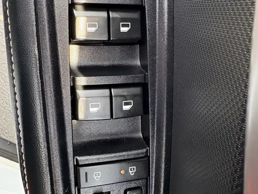 Kia Sonai Sonai 2024 1.5L Luxury Smart Edition 2024 — миниатюра 4