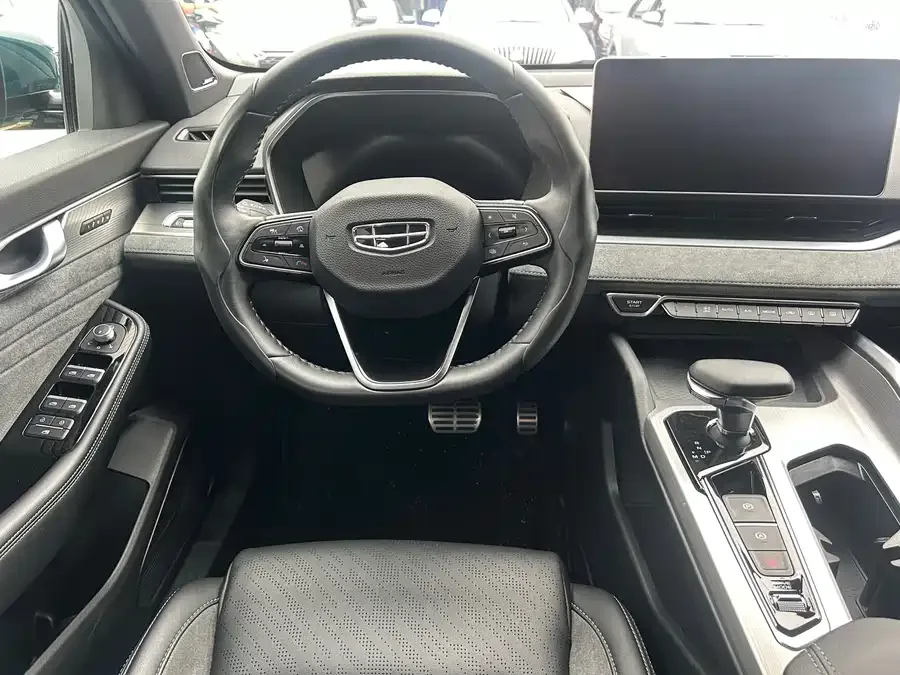 Geely Xingrui Xingrui 2023 2.0TD only available in green version 2022 — миниатюра 2