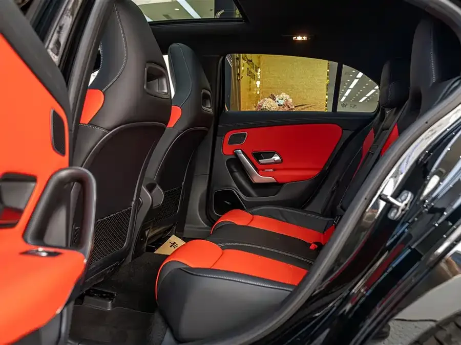 Mercedes-Benz A-Class AMG Mercedes-Benz A-Class AMG (Imported) 2024 AMG A 35 4MATIC 2025 — миниатюра 3