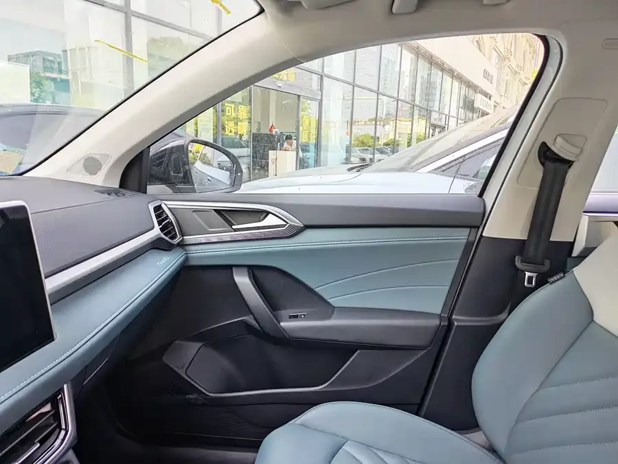 Volkswagen Tiguan (Tharu) Tuyue 2024 300TSI 2WD Moon Edition 2024 — миниатюра 3