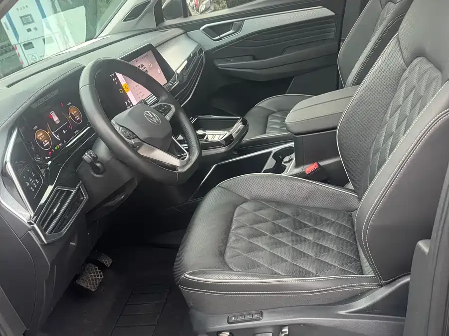 Volkswagen Talagon 2024 Range Rover 530TSI AWD Flagship Pro 6-Seater 2025 — миниатюра 5