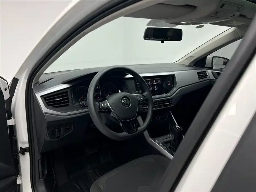 Volkswagen Polo Polo 2021 Plus 1.5L Automatic Panoramic Enjoyment Edition 2022 — миниатюра 4