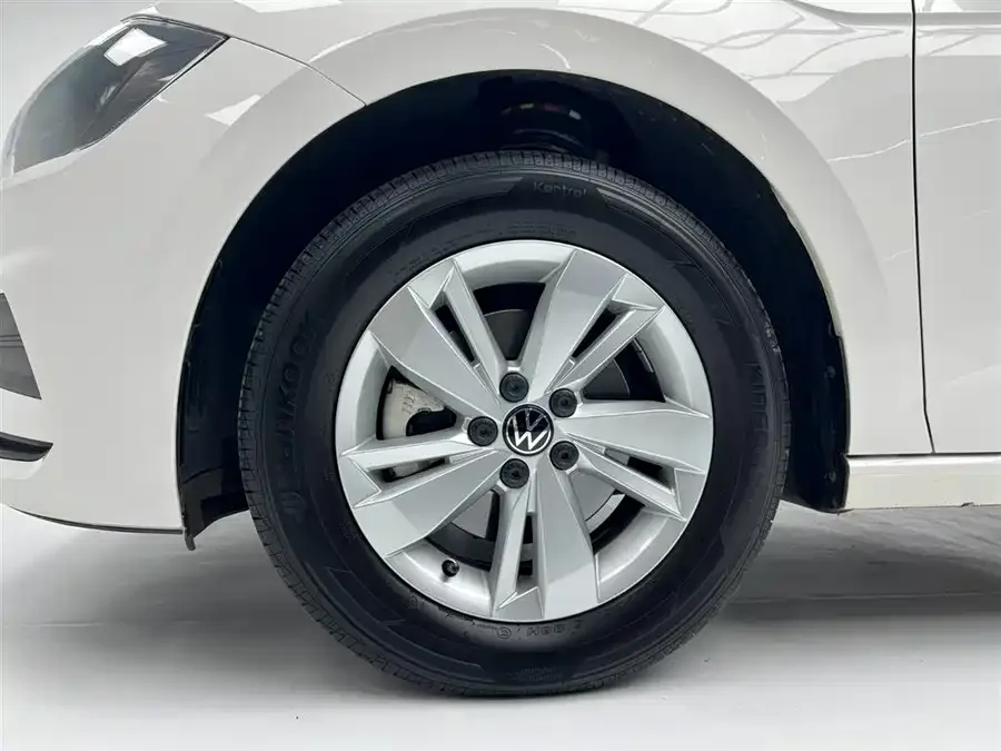 Volkswagen Polo Polo 2021 Plus 1.5L Automatic Panoramic Enjoyment Edition 2022 — миниатюра 5
