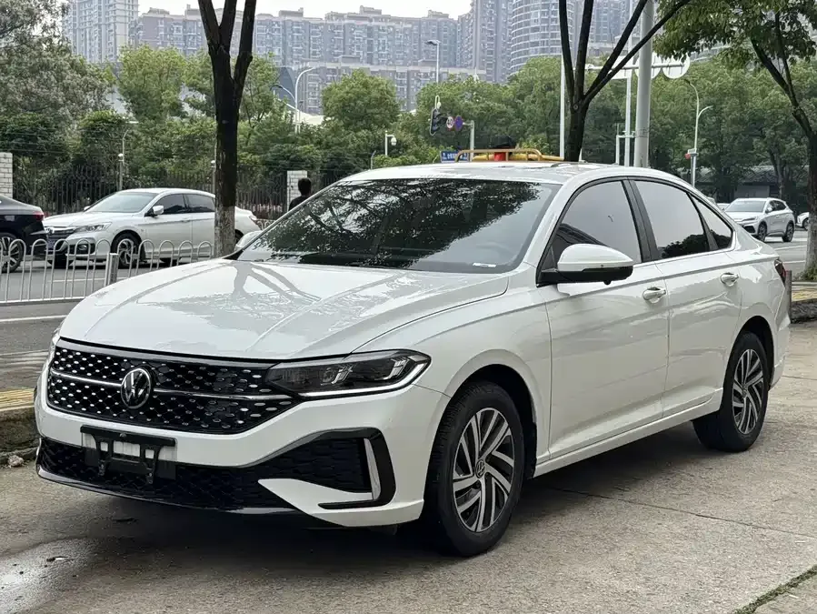 Volkswagen Lavida Lavida 2024 1.5L Automatic Starry Sky Five Million Edition 2025 — фото 1, купить с доставкой в Москву