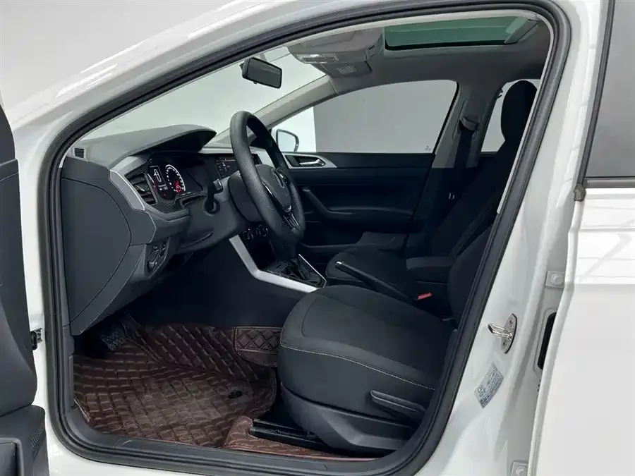 Volkswagen Polo Polo 2021 Plus 1.5L Automatic Panoramic Enjoyment Edition 2022 — миниатюра 4