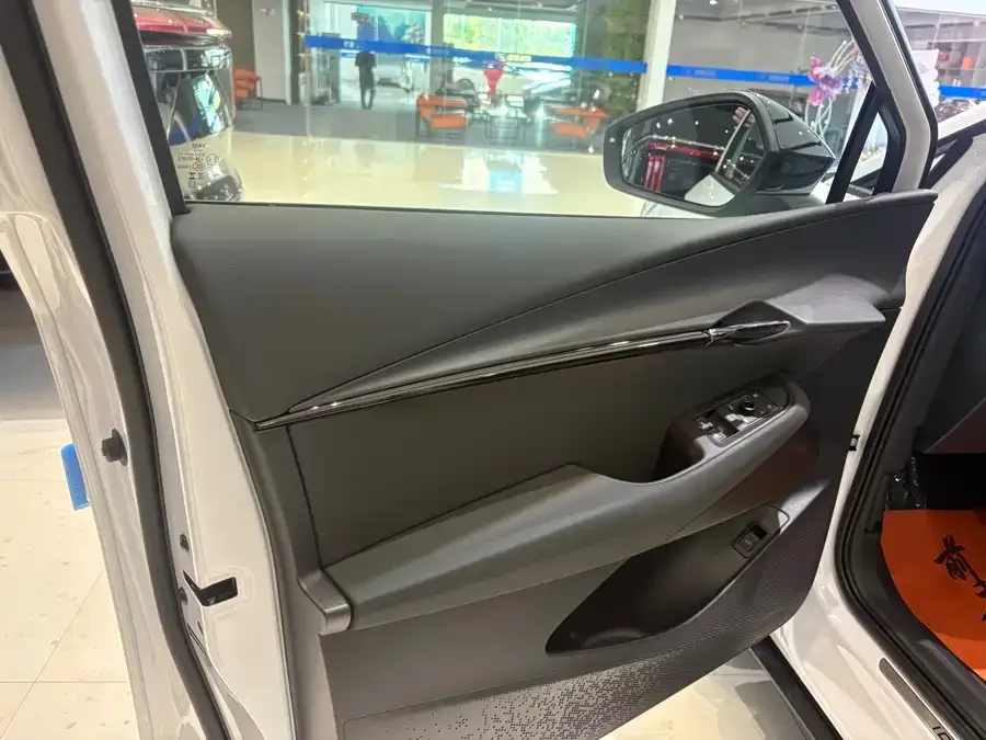 Volkswagen ID. Unyx 06 2025 Pure 2026 — миниатюра 2
