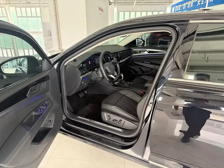 Volkswagen Passat Passat 2023 330TSI Deluxe Edition 2023 — миниатюра 4