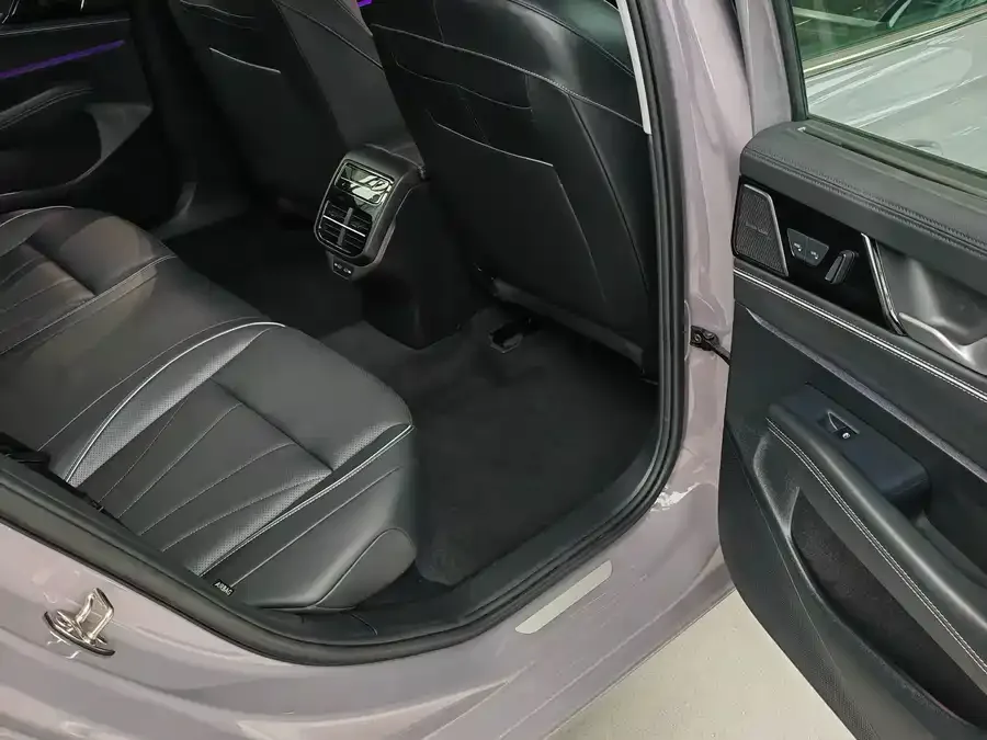 Volkswagen Passat Passat 2025 PRO 380TSI Starry Sky Dragon Edition 2024 — миниатюра 4