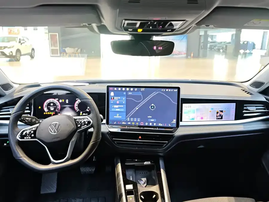 Volkswagen Passat Passat 2025 PRO 380TSI Dragon Edition 2024 — миниатюра 4