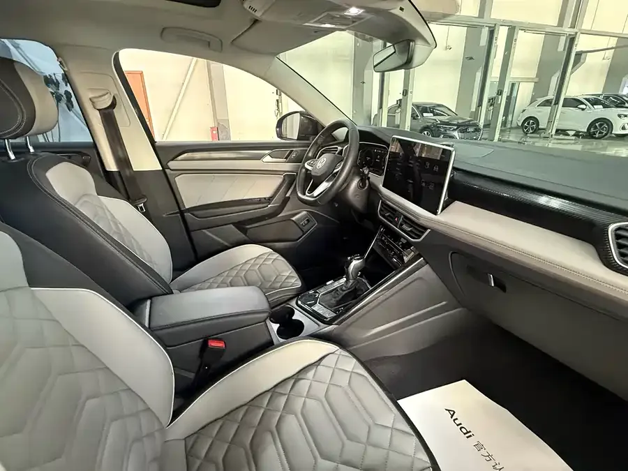 Volkswagen Tayron Tanyue 2023 300TSI 2WD Luxury Plus Advanced Edition 2023 — миниатюра 3