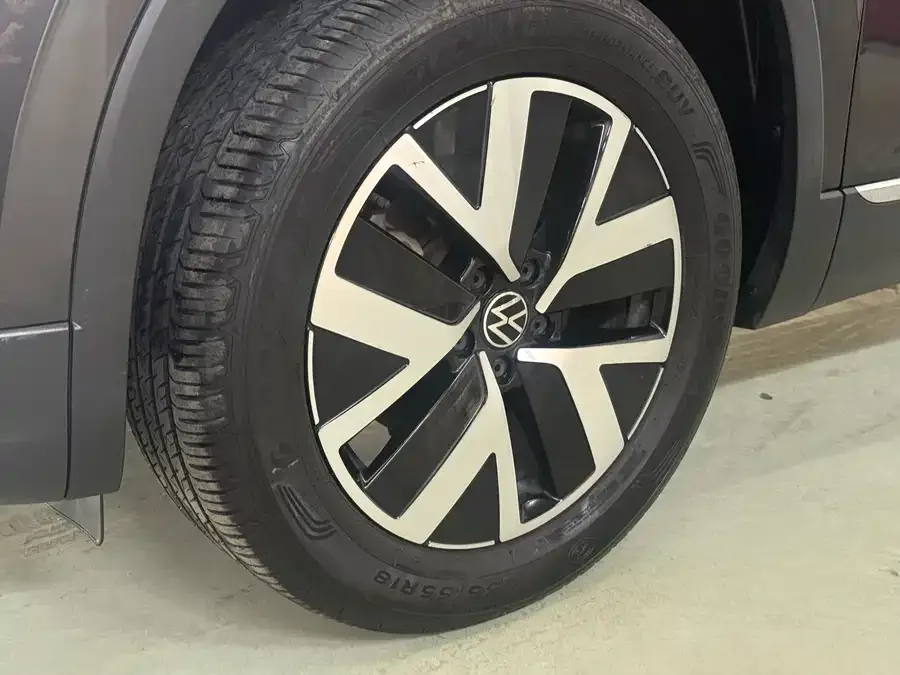 Volkswagen Tayron Tanyue 2023 300TSI 2WD Luxury Plus Advanced Edition 2023 — миниатюра 4