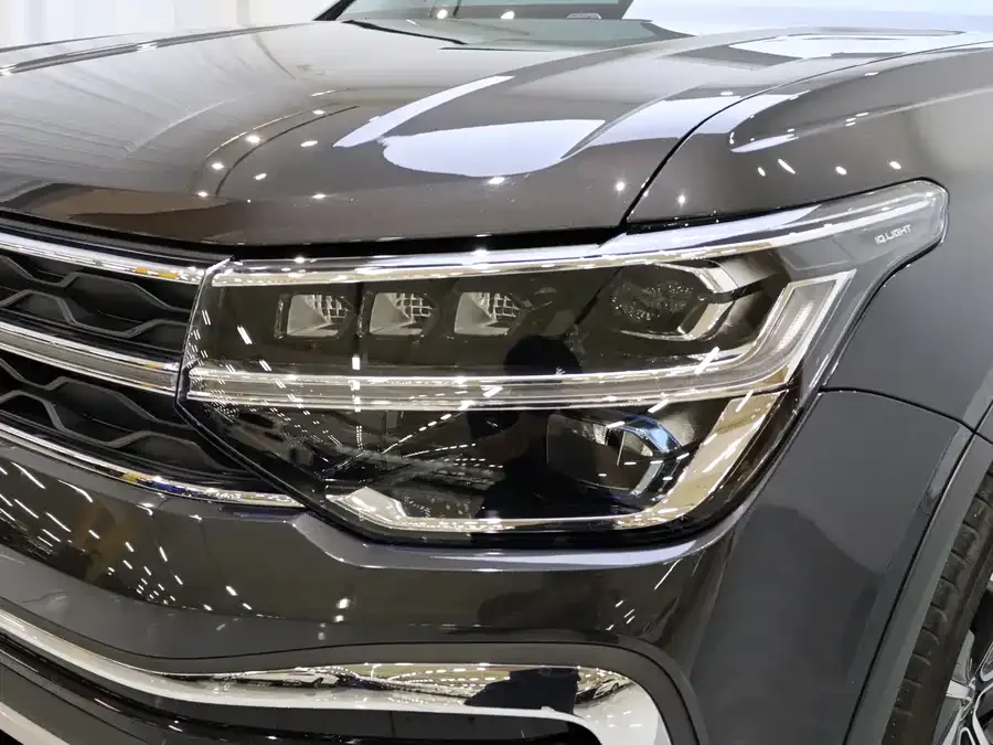 Volkswagen Tiguan (Tharu) Tuyue 2024 300TSI 2WD Moon Edition 2024 — миниатюра 3