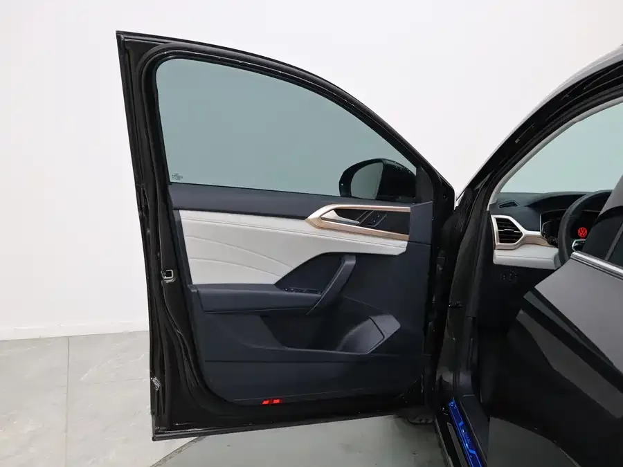 Volkswagen Tiguan (Tharu) Tuyue 2024 300TSI 2WD Moon Edition 2024 — миниатюра 4