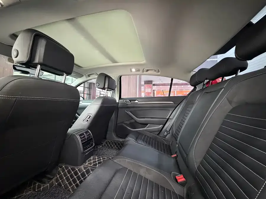 Volkswagen Magotan Magotan 2020 330TSI DSG Leading Edition 2023 — миниатюра 4