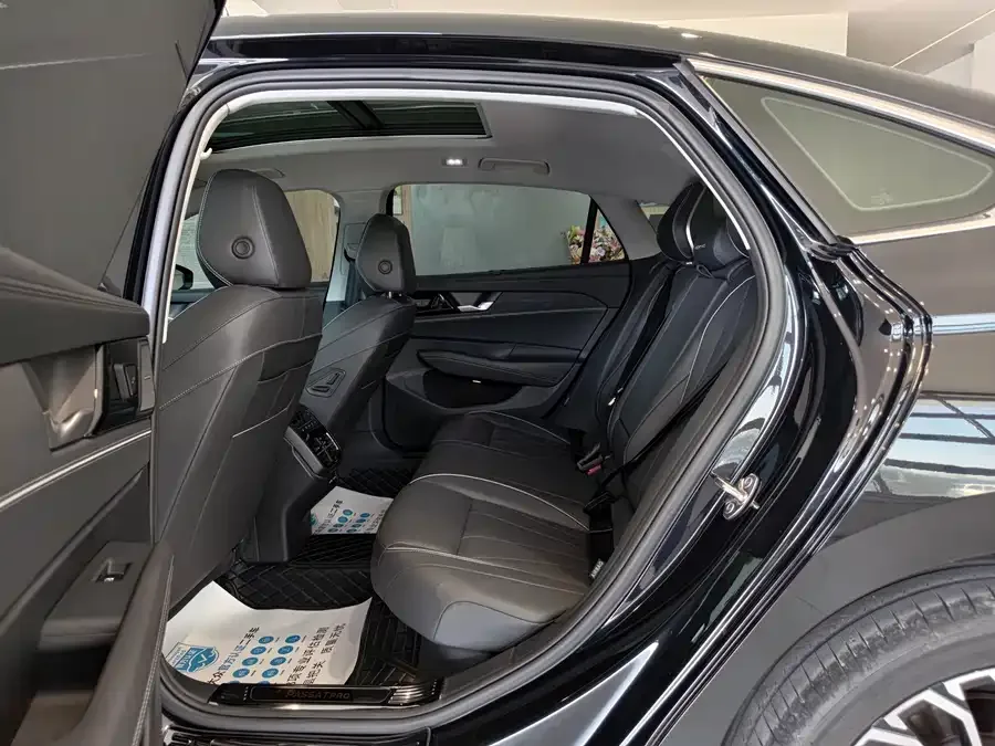 Volkswagen Passat Passat 2025 PRO 380TSI Dragon Edition 2024 — миниатюра 3
