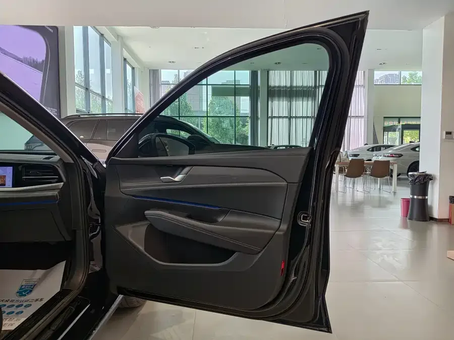 Volkswagen Passat Passat 2025 PRO 380TSI Dragon Edition 2024 — миниатюра 4
