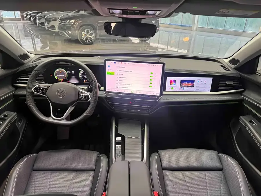 Volkswagen Passat Passat 2025 PRO 380TSI Dragon Edition 2024 — миниатюра 2