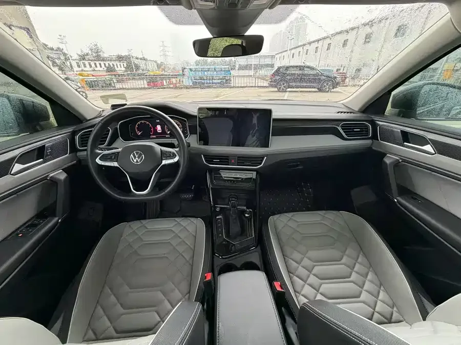 Volkswagen Tayron Tanyue 2023 300TSI 2WD Luxury Plus Advanced Edition 2023 — миниатюра 3