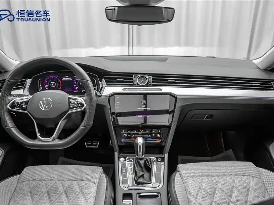 Volkswagen Magotan Magotan 2023 2 million commemorative edition 330TSI DSG luxury model 2024 — миниатюра 4