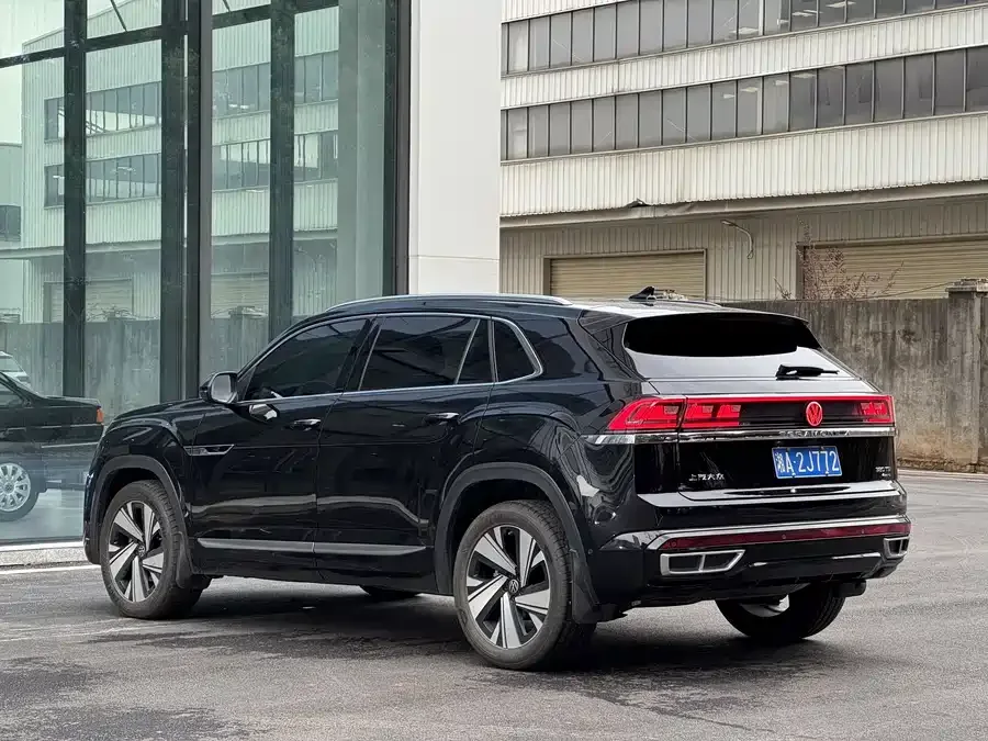 Volkswagen Teramont 2025 Touron Touron X 380TSI 4WD Outstanding Edition 2025 — миниатюра 3