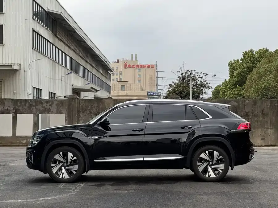 Volkswagen Teramont 2025 Touron Touron X 380TSI 4WD Outstanding Edition 2025 — миниатюра 4