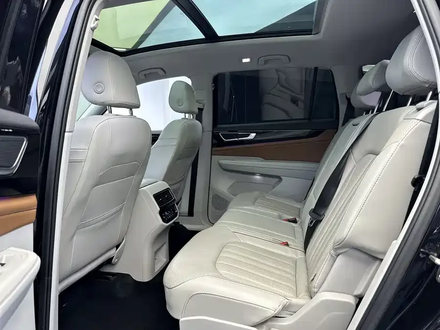 Volkswagen Teramont 2022 Touron Touron X 380TSI 4WD Luxury Edition 2023 — миниатюра 3