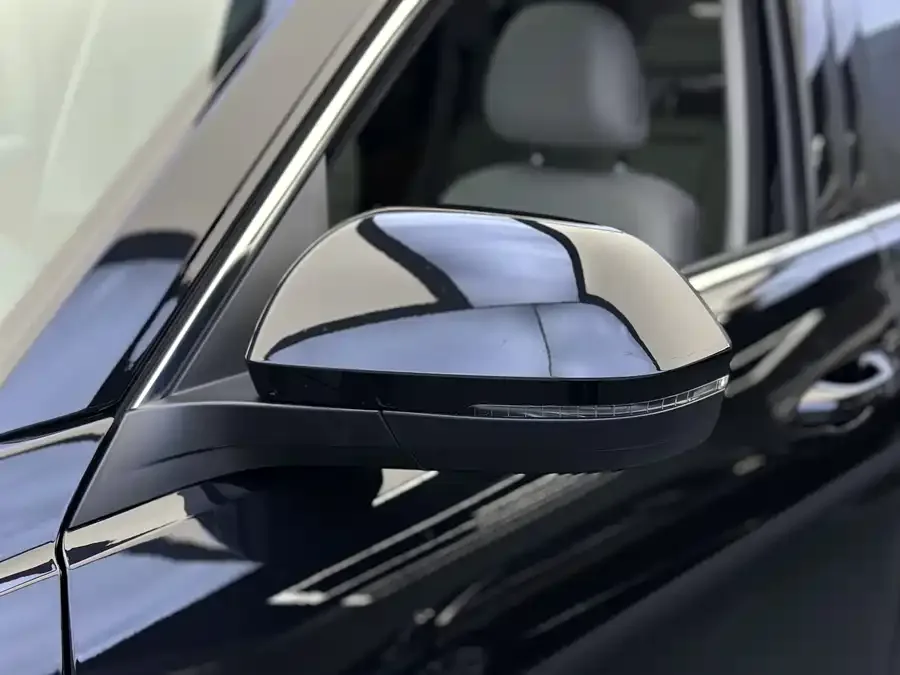 Volkswagen Teramont 2022 Touron Touron X 380TSI 4WD Luxury Edition 2023 — миниатюра 5