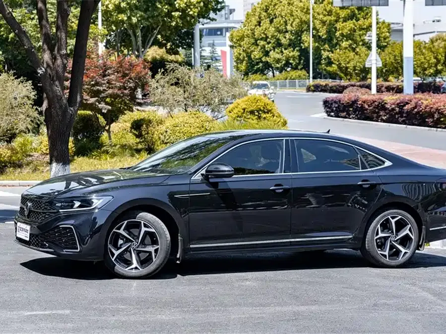 Volkswagen Passat Passat 2023 330TSI Star Elite Edition 2022 — миниатюра 2