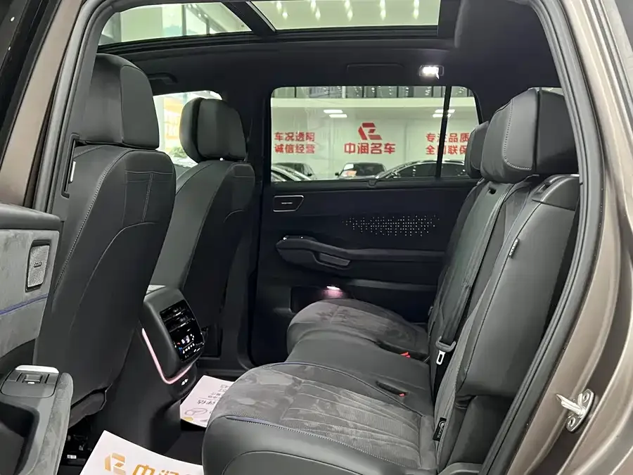 Volkswagen Teramont 2025 Touron Pro 450TSI 4WD Summit Edition 2025 — миниатюра 3
